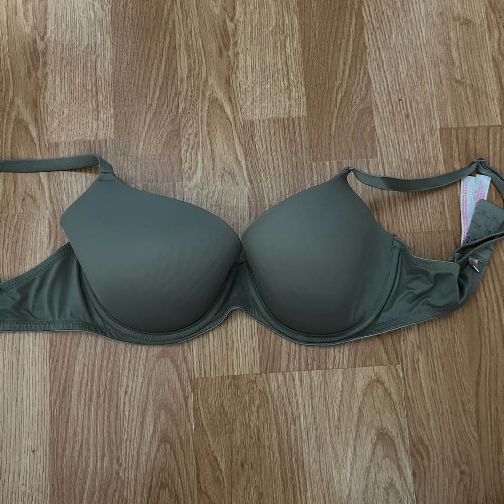 PINK Victoria's Secret Sage Green Bra